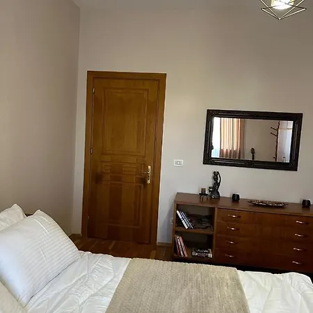 Malo Guest house Korce